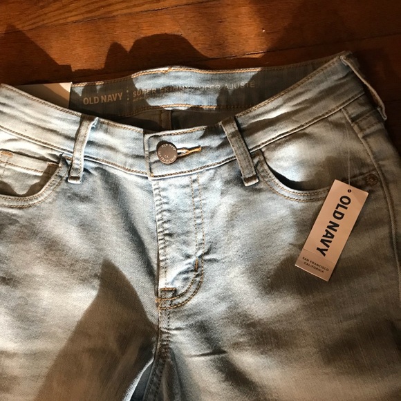 Old Navy Light Wash Jeans - Picture 3 of 4